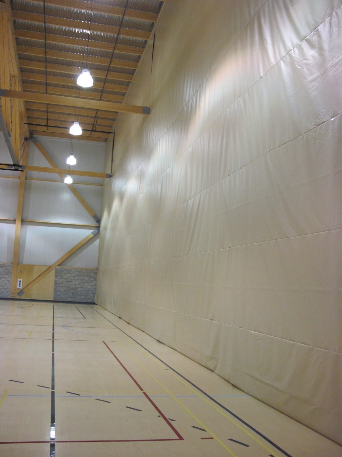 Complexe Marie-Victorin (Rideau acoustique) – Rideau séparateur