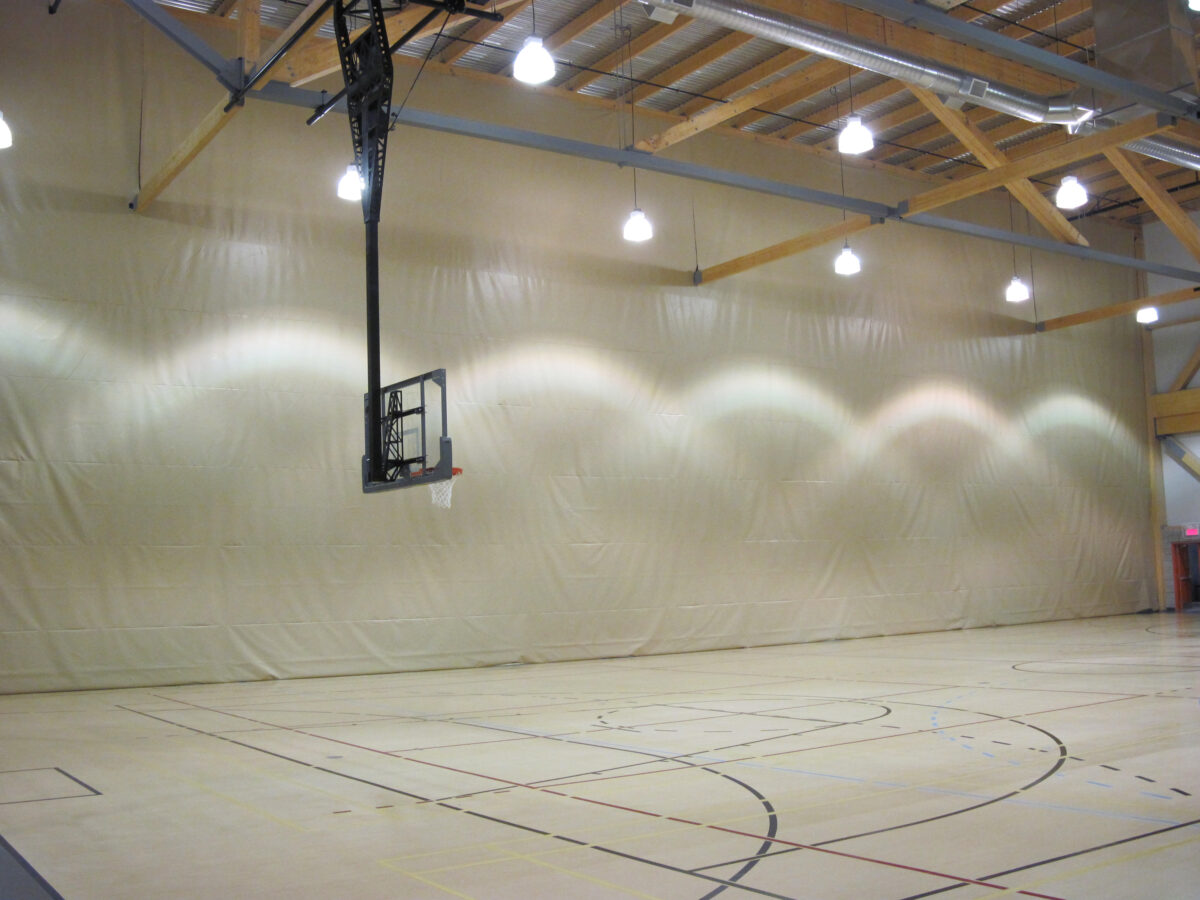 Complexe Marie-Victorin (Rideau acoustique) – Rideau séparateur